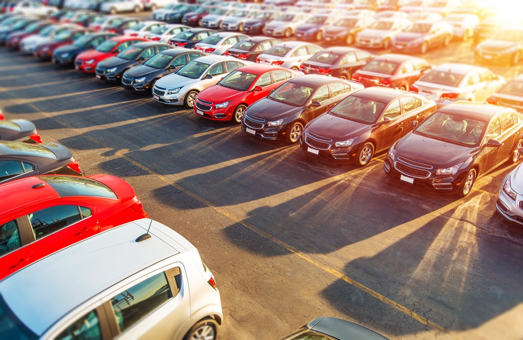 Parkeerplaats nieuwe auto&#39;s